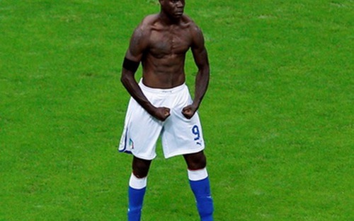 Balotelli đòi lên trang bìa